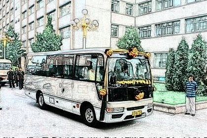 梦见车中放着死人是什么意思